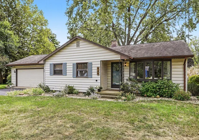 Photo 3 of Single family home for sale at 426 Larkspur Ave, Portage, MI 49002 | MLS# 66026048327 | Listing updated on 2026-09-18