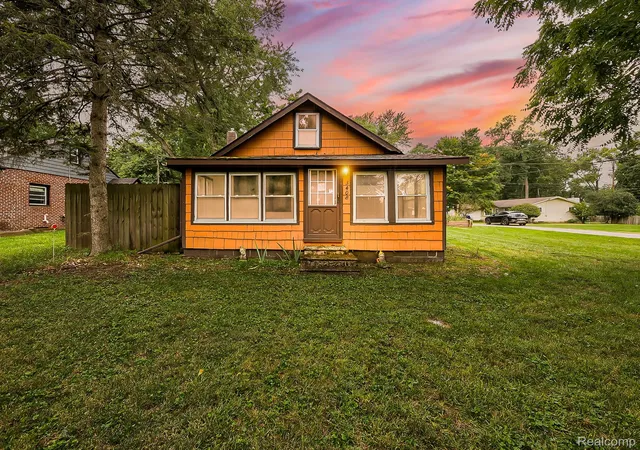 Photo 1 of Sale Pending at 3408 Fieldview Ave, West Bloomfield, MI 48324 | MLS# 20261073290 | Listing updated on 2026-10-10