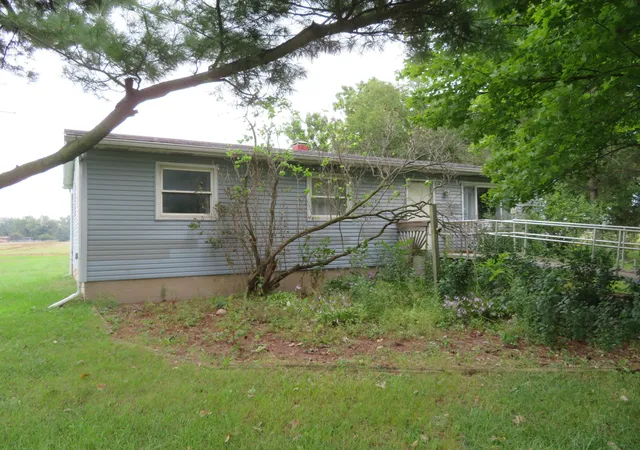 Photo 3 of Single family home for sale at 16788 Ida W Rd, Petersburg, MI 49270 | MLS# 81026048334 | Listing updated on 2026-09-11