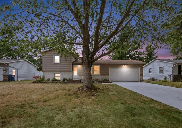 Photo 2 of Single family home for sale at 5077 Madison Ave SE, Grand Rapids, MI 49548 | MLS# 71026048331 | Listing updated on 2026-09-25