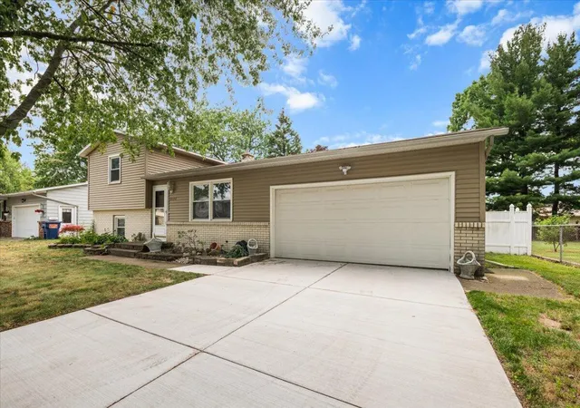 Photo 3 of Single family home for sale at 5077 Madison Ave SE, Grand Rapids, MI 49548 | MLS# 71026048331 | Listing updated on 2026-09-25