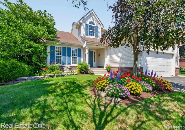 Photo 3 of Single family home for sale at 510 Boulder Lake Dr, Oxford, MI 48371 | MLS# 20261073297 | Listing updated on 2026-09-12