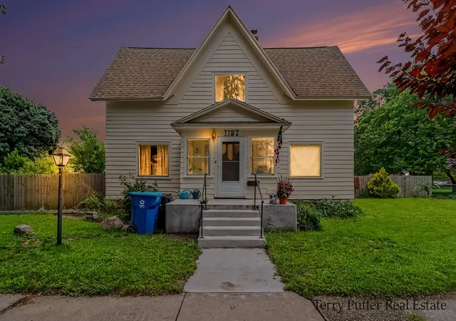 Photo 1 of Single family home for sale at 1187 Washington Ave, Muskegon, MI 49441 | MLS# 71026048338 | Listing updated on 2026-09-11