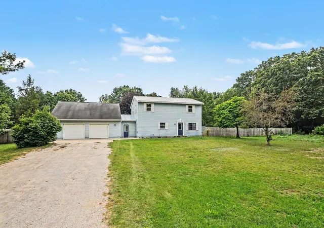 Photo 2 of Single family home for sale at 12876 Ferris St, Grand Haven, MI 49417 | MLS# 71026048336 | Listing updated on 2026-09-13