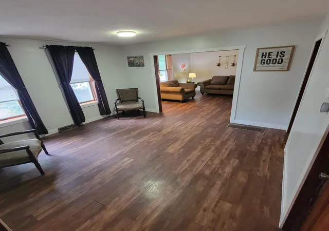 Photo 2 of Single family home for sale at 8 E Barton St, Newaygo, MI 49337 | MLS# 65026048343 | Listing updated on 2026-09-17