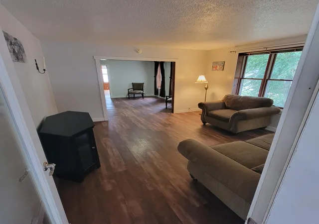 Photo 3 of Single family home for sale at 8 E Barton St, Newaygo, MI 49337 | MLS# 65026048343 | Listing updated on 2026-09-17