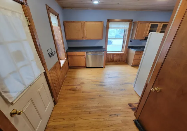 Photo 3 of Single family home for sale at 8 E Barton St, Newaygo, MI 49337 | MLS# 65026048343 | Listing updated on 2026-09-17