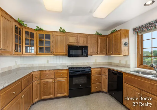 Photo 3 of Single family home for sale at 9112 Blf Lake St, Zeeland, MI 49464 | MLS# 65026048341 | Listing updated on 2026-09-15