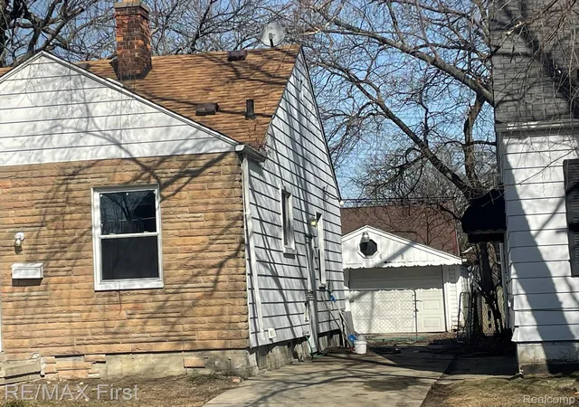 Photo 3 of Single family home for sale at 8810 Farmbrook St, Detroit, MI 48224 | MLS# 20261073303 | Listing updated on 2026-09-12