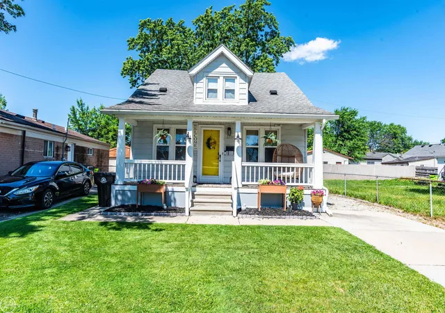 Photo 1 of Single family home for sale at 27547 Brinker St, Roseville, MI 48066 | MLS# 58050221478 | Listing updated on 2026-09-11