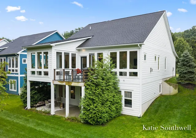 Listing Photo 2 - Condo for sale in building located at 4247 Riverlands Ct NE, Grand Rapids, MI 49525 - Unit #5