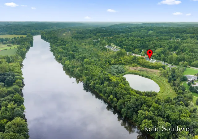 Listing Photo 3 - Condo for sale in building located at 4247 Riverlands Ct NE, Grand Rapids, MI 49525 - Unit #5