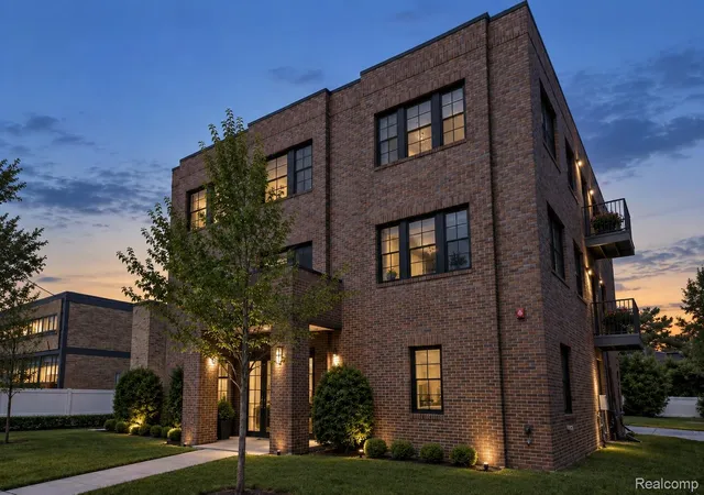 Condo for sale at 932 W 11 Mile Rd, Royal Oak, MI 48067 | MLS# 20261073310