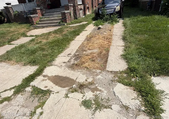 Listing Photo 2 - Condo for sale in building located at 3506 Haverhill St, Detroit, MI 48224 - Unit #