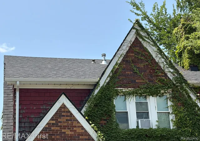 Listing Photo 4 - Condo for sale in building located at 5081 Somerset Ave, Detroit, MI 48224