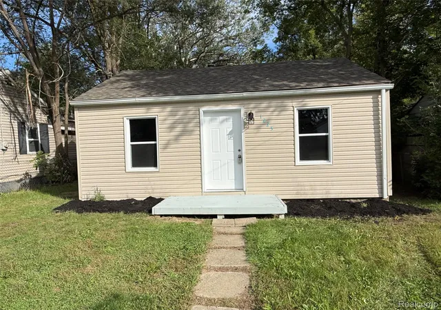 Photo 1 of Single family home for sale at 1225 Wells St, Burton, MI 48529 | MLS# 20261073317 | Listing updated on 2026-10-16