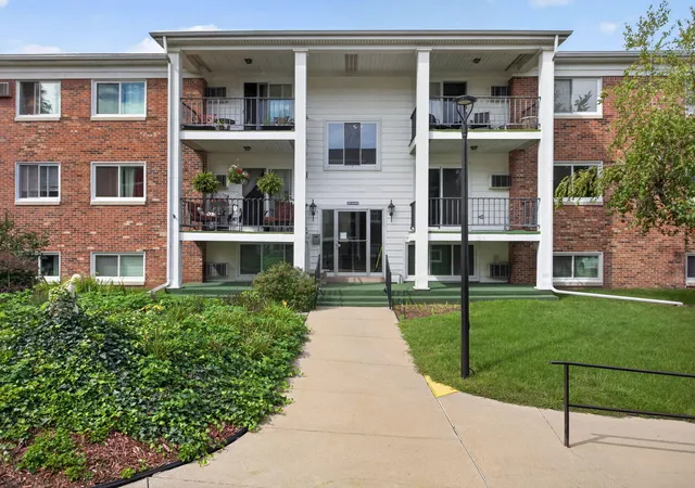 Condo for sale at 806 W Michigan Ave #209W, JacksonCity_Jackson, MI 49202 | MLS# 55026048357