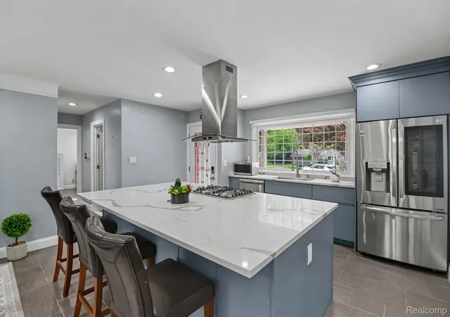 Photo 3 of Single family home for sale at 2373 Rutherford Rd, Bloomfield Hills, MI 48302 | MLS# 20261073324 | Listing updated on 2026-09-12