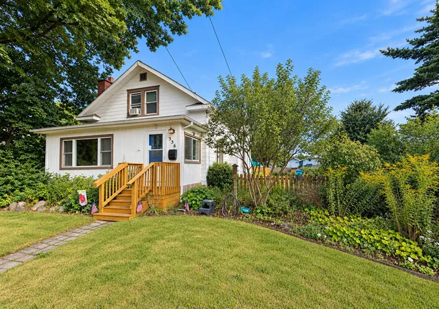 Single family home for sale at 336 Iroquois Ave, Battle Creek, MI 49015 | MLS# 64026048367