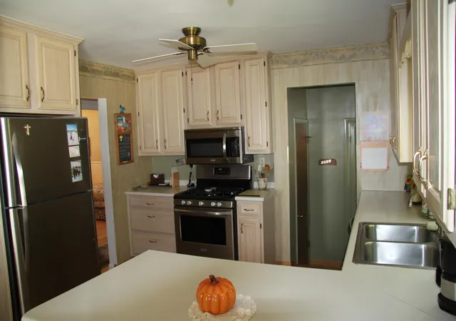 Photo 2 of Single family home for sale at 1416 Larrys Dr, Jackson, MI 49203 | MLS# 55026048363 | Listing updated on 2026-09-17