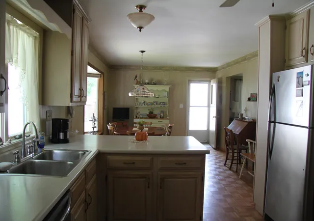 Photo 4 of Single family home for sale at 1416 Larrys Dr, Jackson, MI 49203 | MLS# 55026048363 | Listing updated on 2026-09-17