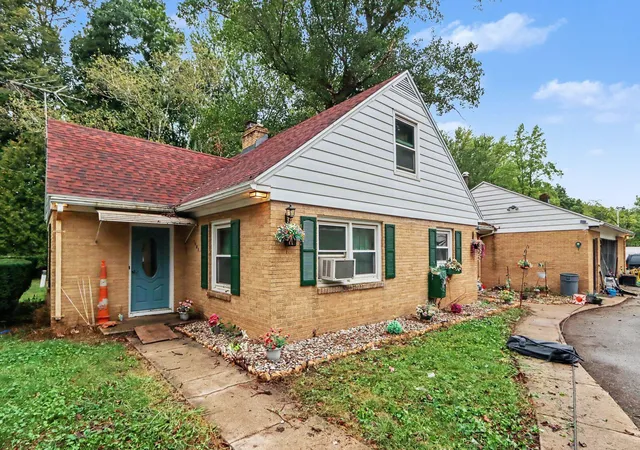 Single family home for sale at 7081 E North Ave, Kalamazoo, MI 49048 | MLS# 66026048368