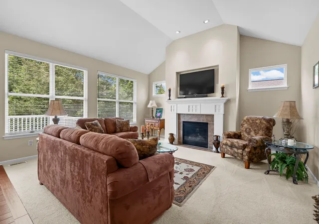Listing Photo 4 - Condo for sale in building located at 8854 Silver Oak Cvs, Portage, MI 49024 - Unit #50