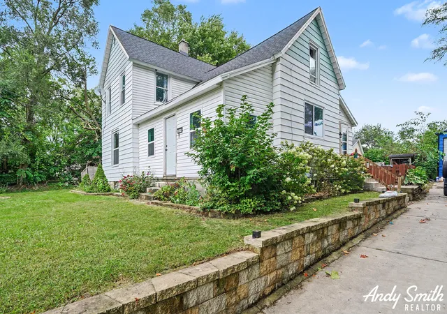 Single family home for sale at 2230 Hoyle Ave NW, Grand Rapids, MI 49544 | MLS# 65026048361