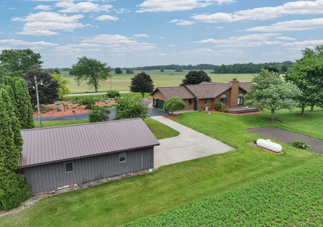 Photo 3 of Single family home for sale at 10104 S Blodgett, Richland Township Missaukee, MI 49657 | MLS# 78080073432 | Listing updated on 2026-09-14