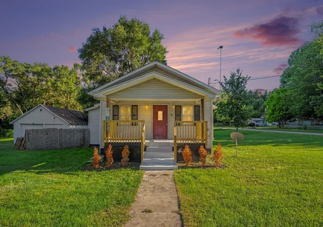 Photo 1 of Single family home for sale at 502 E Hazel St, Saint Louis, MI 48880 | MLS# 79080073434 | Listing updated on 2026-10-08