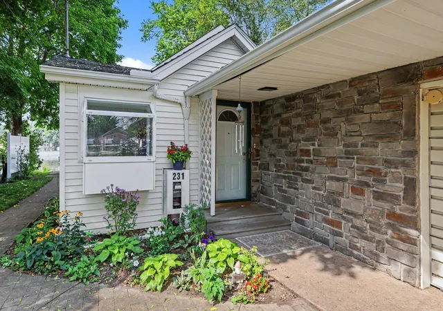 Photo 4 of Single family home for sale at 231 N Lakeside Dr, Michigan Center, MI 49254 | MLS# 55026048371 | Listing updated on 2026-09-20
