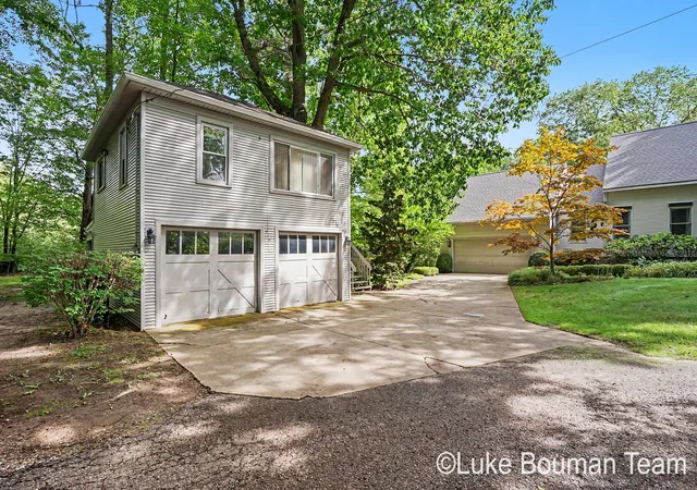 Photo 3 of Single family home for sale at 3635 Vienna Stras St, Holland, MI 49423 | MLS# 71026048375 | Listing updated on 2026-09-14