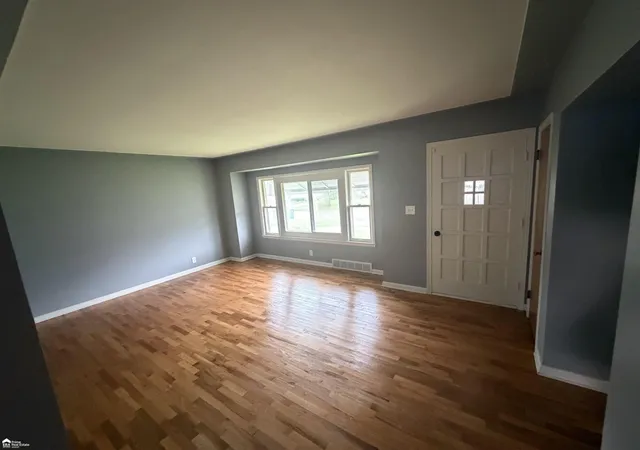 Photo 3 of Single family home for sale at 3513 Yale St, Flint, MI 48503 | MLS# 5050221485 | Listing updated on 2026-09-11