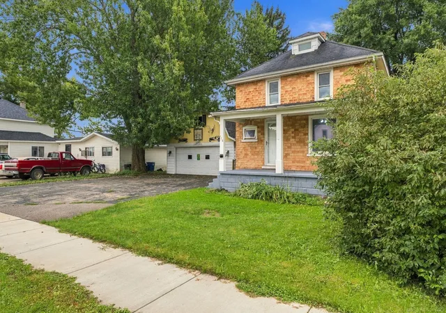 Photo 1 of Single family home for sale at 114 Ward St, Croswell, MI 48422 | MLS# 58050221489 | Listing updated on 2026-09-11