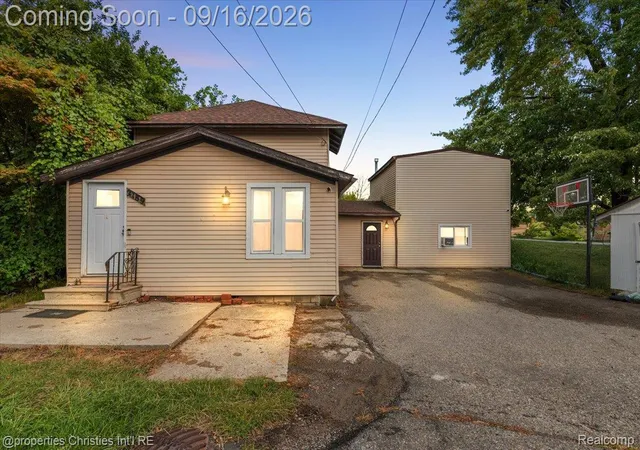 Single family home for sale at 2189 Willow Beach St, Keego Harbor, MI 48320 | MLS# 20261073364