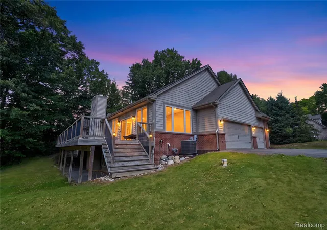 Photo 4 of Single family home for sale at 372 Hunters Ridge Dr, Ortonville, MI 48462 | MLS# 20261073365 | Listing updated on 2026-09-16
