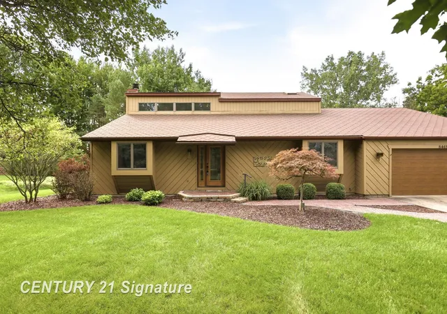 Photo 3 of Single family home for sale at 8461 W Glencairn Dr, Saginaw, MI 48609 | MLS# 61050221491 | Listing updated on 2026-09-11