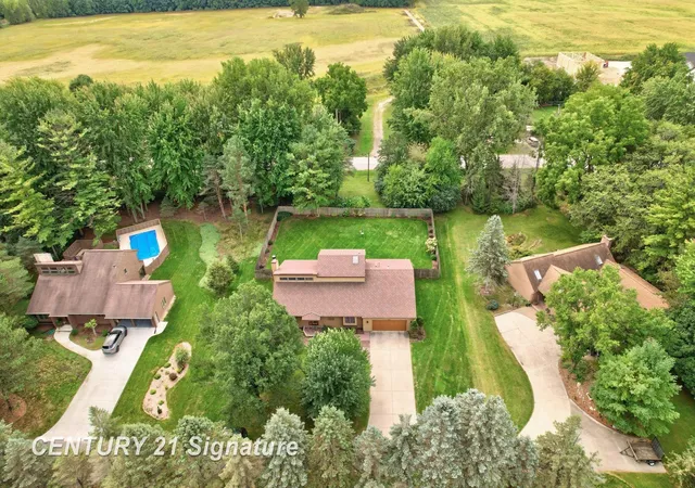 Photo 4 of Single family home for sale at 8461 W Glencairn Dr, Saginaw, MI 48609 | MLS# 61050221491 | Listing updated on 2026-09-11