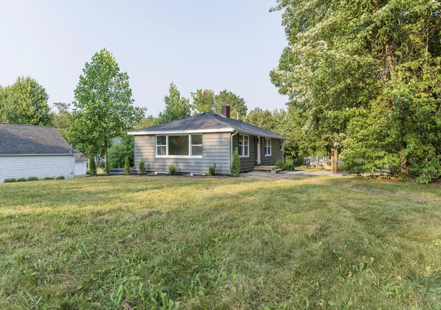 Photo 2 of Single family home for sale at 512 Green St, Dowagiac, MI 49047 | MLS# 65026048390 | Listing updated on 2026-09-11