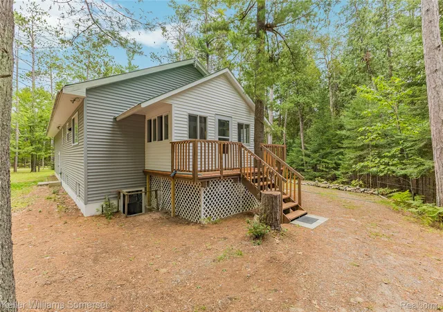 Photo 3 of Single family home for sale at 4664 Huron Beach Rd, Alpena, MI 49707 | MLS# 20261073370 | Listing updated on 2026-10-05