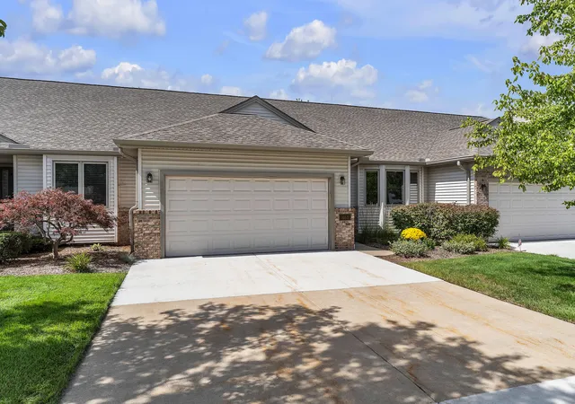 Photo 2 of Single family home for sale at 463 Cottonwood Ln, Saline, MI 48176 | MLS# 81026048399 | Listing updated on 2026-09-11