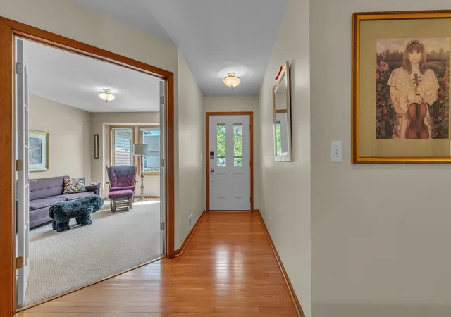 Photo 3 of Single family home for sale at 463 Cottonwood Ln, Saline, MI 48176 | MLS# 81026048399 | Listing updated on 2026-09-11