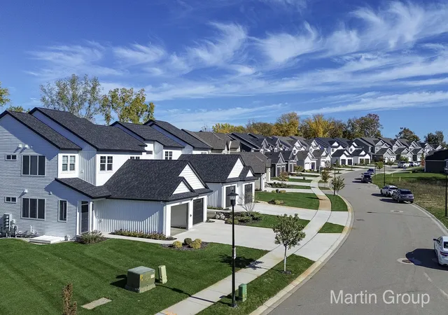 Photo 2 of Condo for sale at 2242 Watertown Way Ne, Grand Rapids, MI 49505 | MLS# 65026048397 | Listing updated on 2026-09-11
