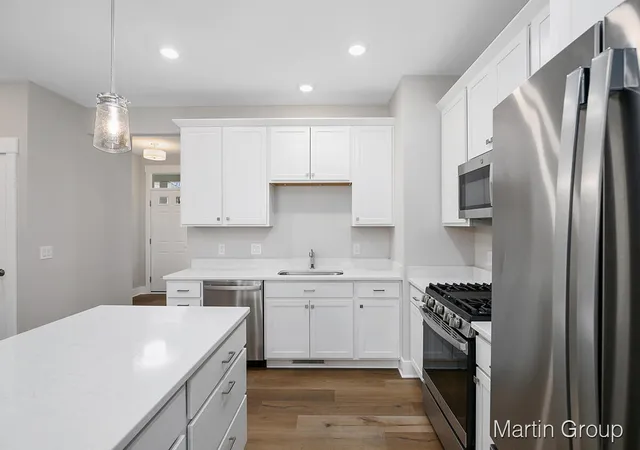 Photo 4 of Condo for sale at 2242 Watertown Way NE, Grand Rapids, MI 49505 | MLS# 65026048397 | Listing updated on 2026-09-11