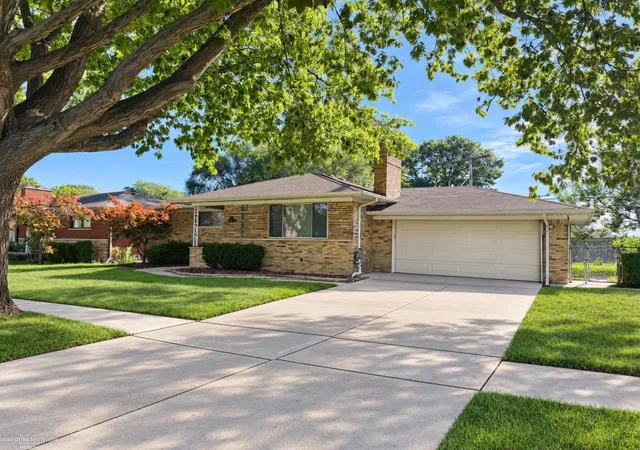 Photo 2 of Single family home for sale at 21412 Pallister St, Saint Clair Shores, MI 48080 | MLS# 58050221497 | Listing updated on 2026-09-11