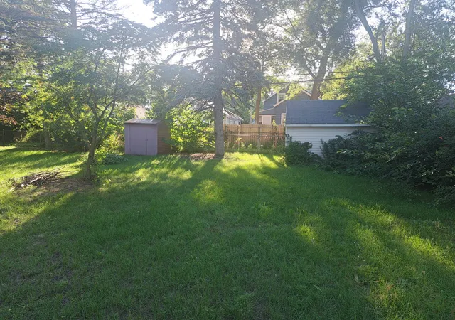 Photo 2 of Single family home for sale at 1381 Madison St, Muskegon, MI 49442 | MLS# 71026048408 | Listing updated on 2026-09-11
