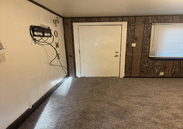 Photo 4 of Single family home for sale at 1381 Madison St, Muskegon, MI 49442 | MLS# 71026048408 | Listing updated on 2026-09-11
