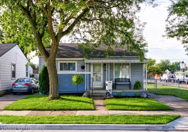 Photo 1 of Single family home for sale at 38 E Rowland Ave, Madison Heights, MI 48071 | MLS# 20261073388 | Listing updated on 2026-10-06