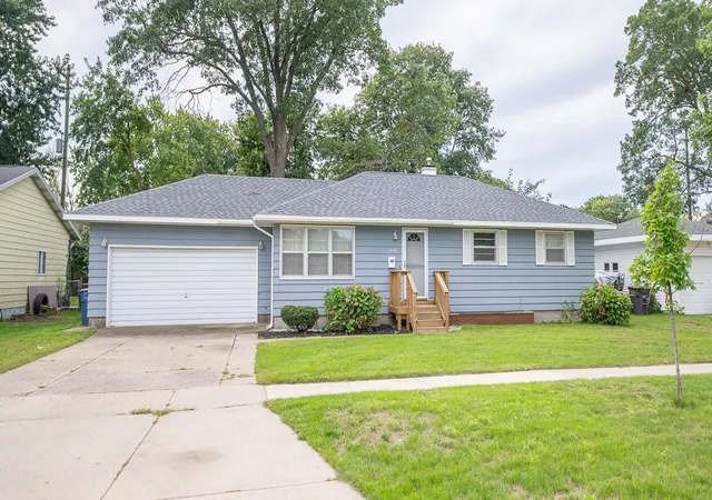Photo 1 of Single family home for sale at 1355 W Broadway Ave, Muskegon, MI 49441 | MLS# 71026048415 | Listing updated on 2026-09-17