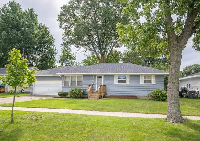 Photo 2 of Single family home for sale at 1355 W Broadway Ave, Muskegon, MI 49441 | MLS# 71026048415 | Listing updated on 2026-09-17